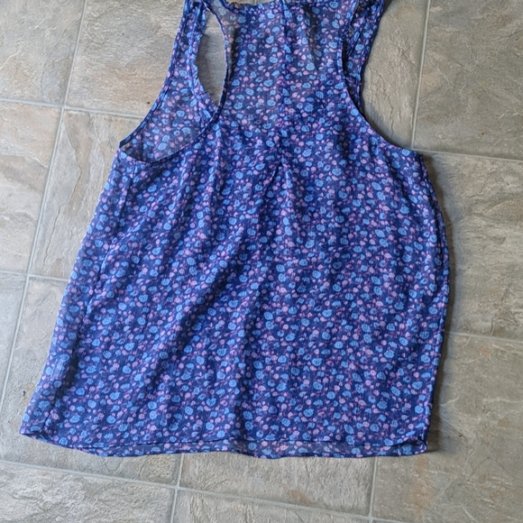 Beautiful H&M Tank Top- Size 4 - Picture 4 of 4